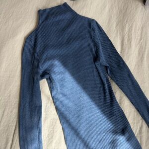 Club Monaco Ribbed Blue Turtleneck Sweater